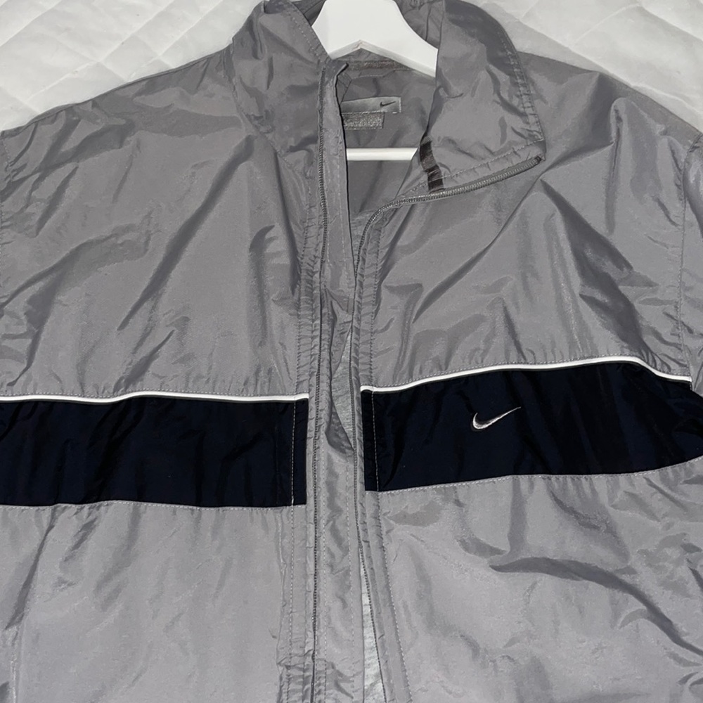 Vintage 2000’s Nike Windbreaker